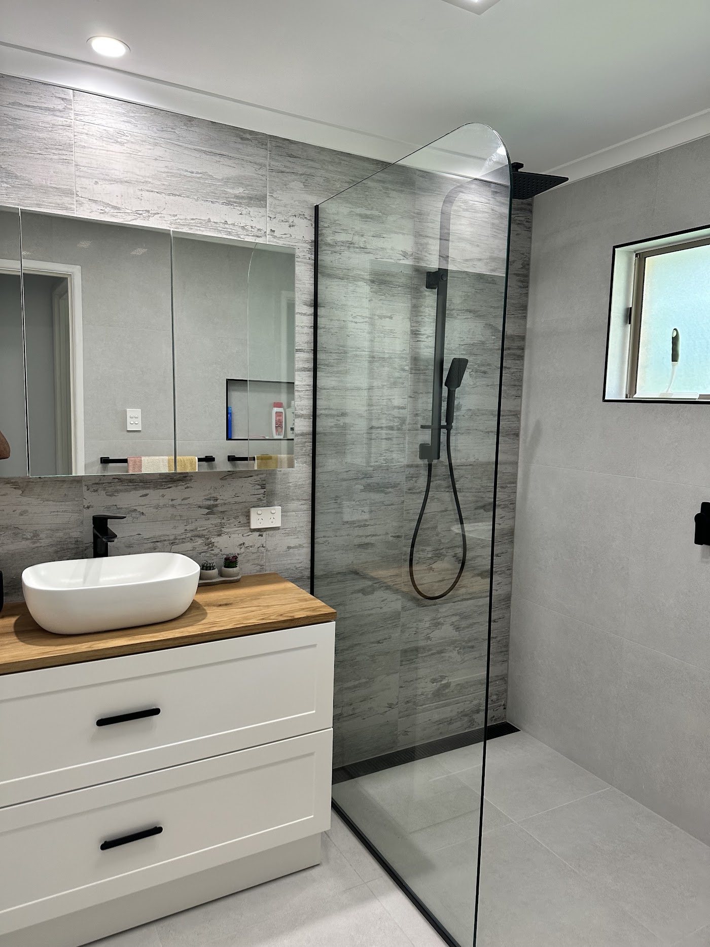 Work by Abbott Bros Bathroom Renovations & Tiling